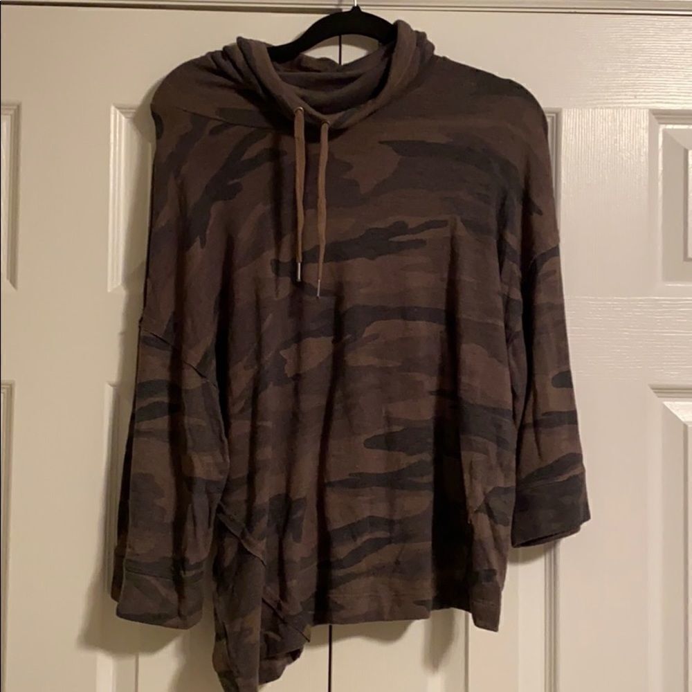 Splendid Camouflage Cowl Neck Tie 3/4 Sleeve Top
